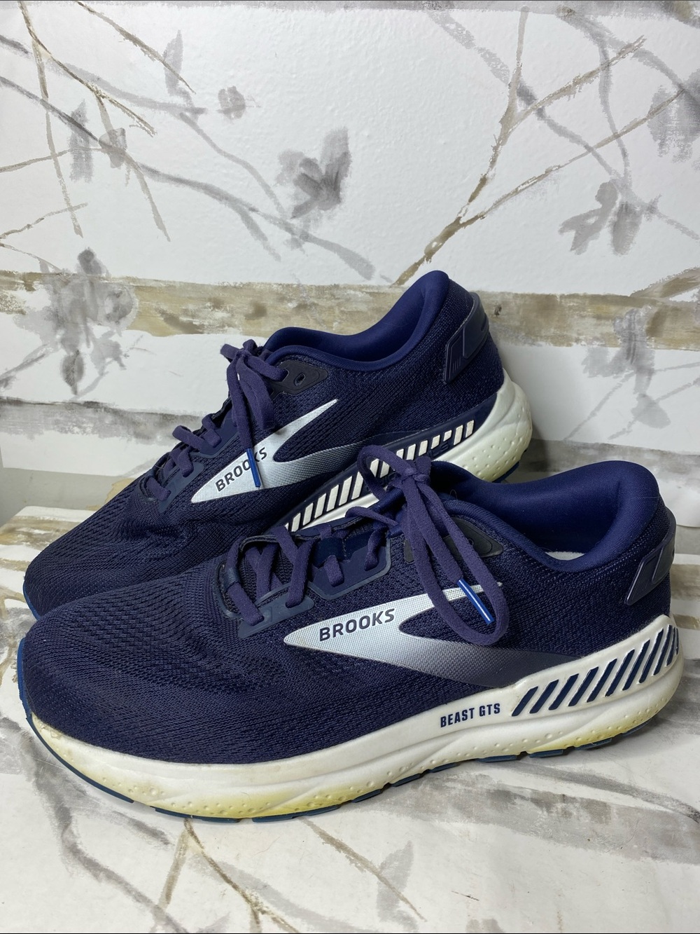 Brooks Beast Gts 2e View 2